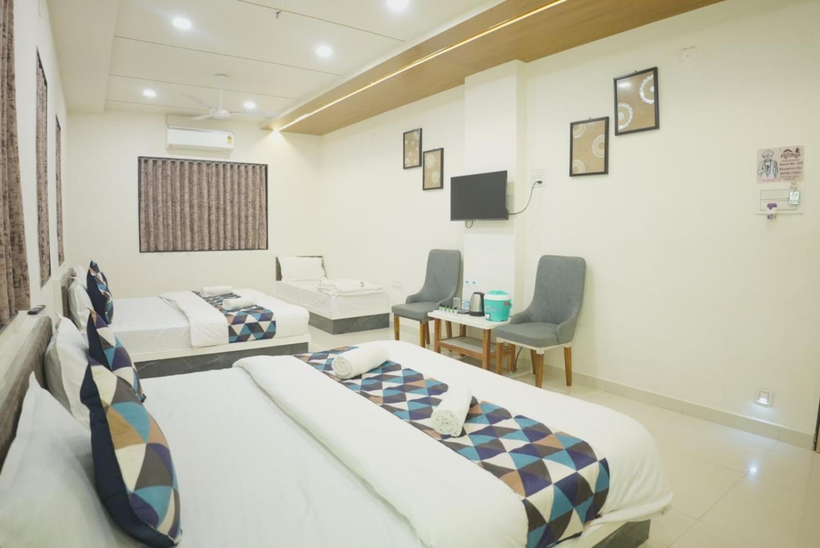 Hotel Ayodhya Virpur Esterno foto