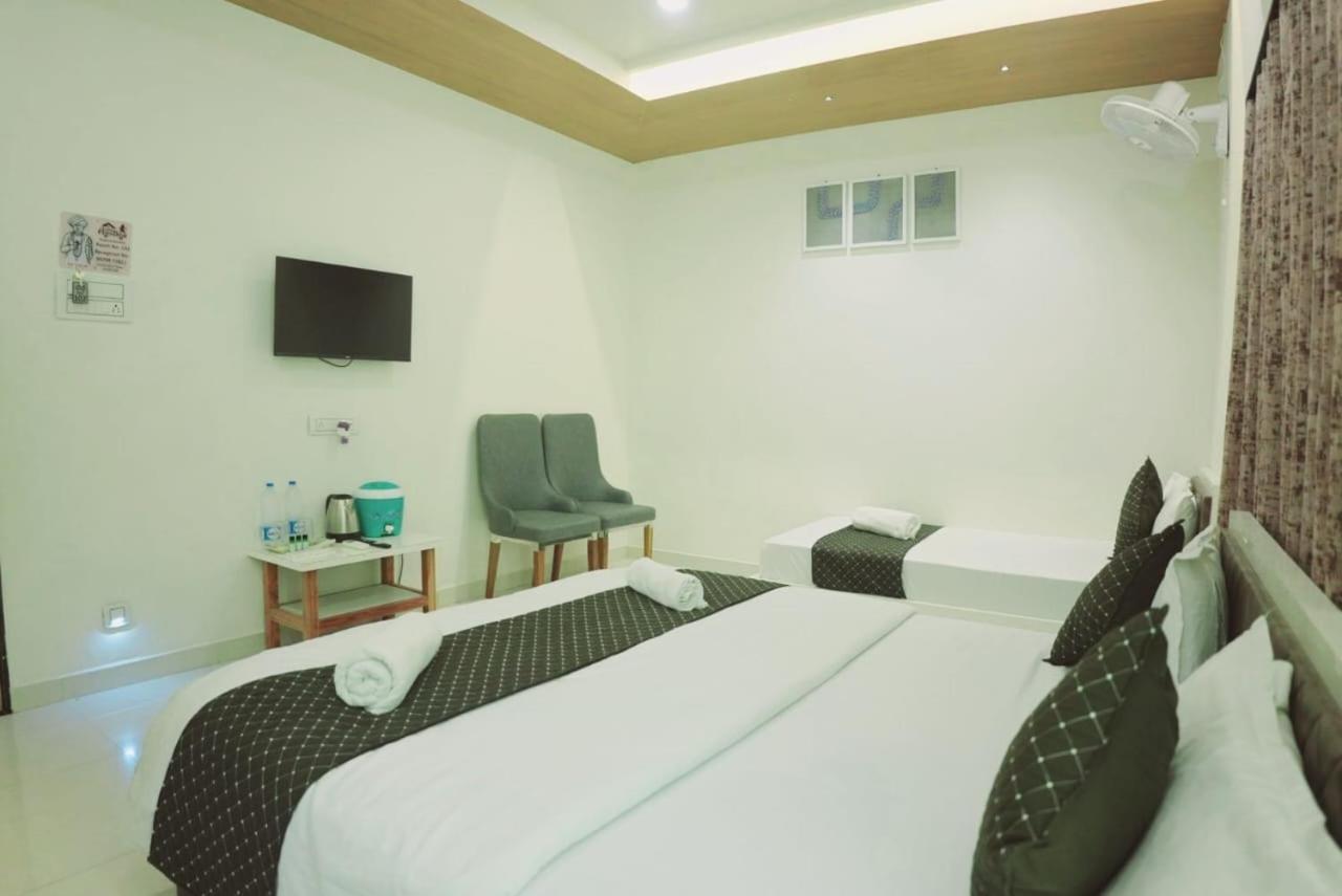 Hotel Ayodhya Virpur Esterno foto