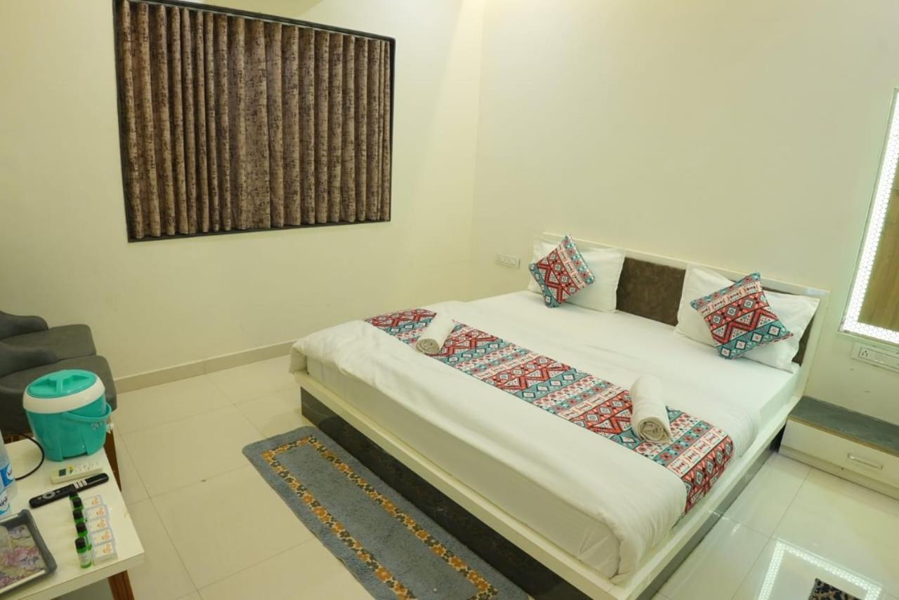 Hotel Ayodhya Virpur Esterno foto
