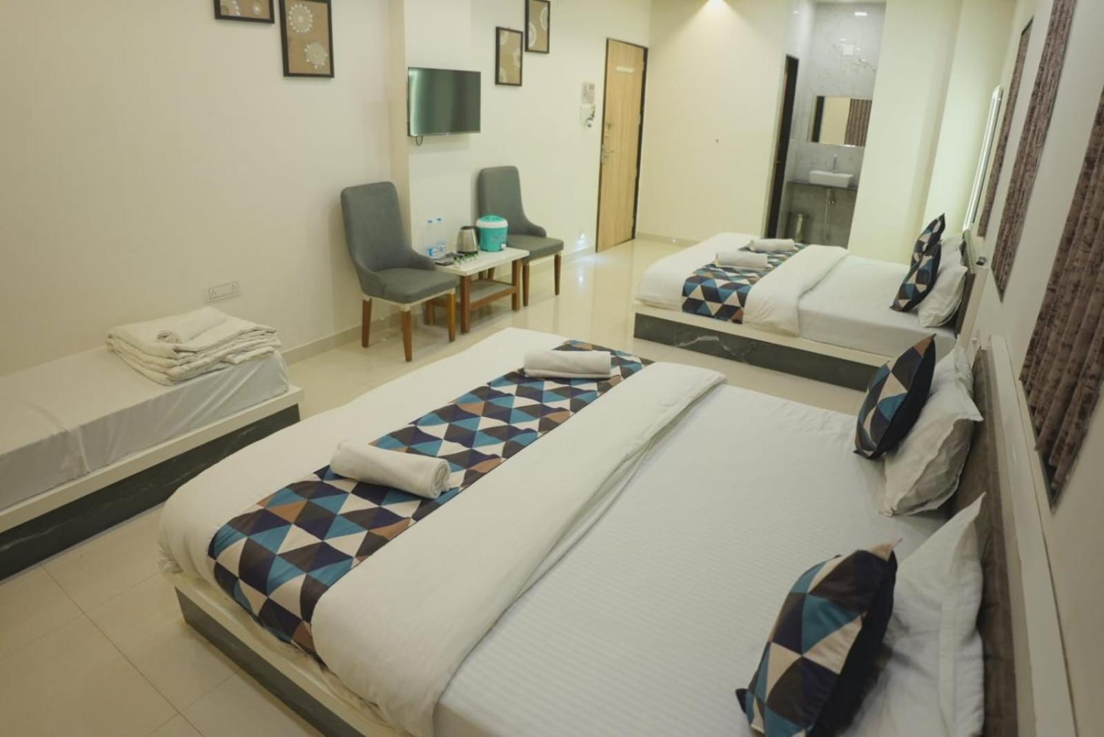 Hotel Ayodhya Virpur Esterno foto